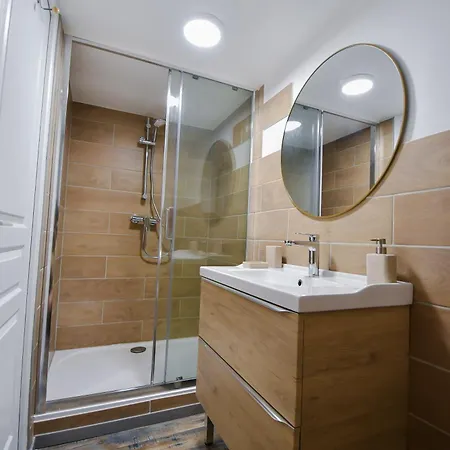 شقة L'oasis H24, Atypique, Port, Plage, Fibre, Netflix لا سين سور مير